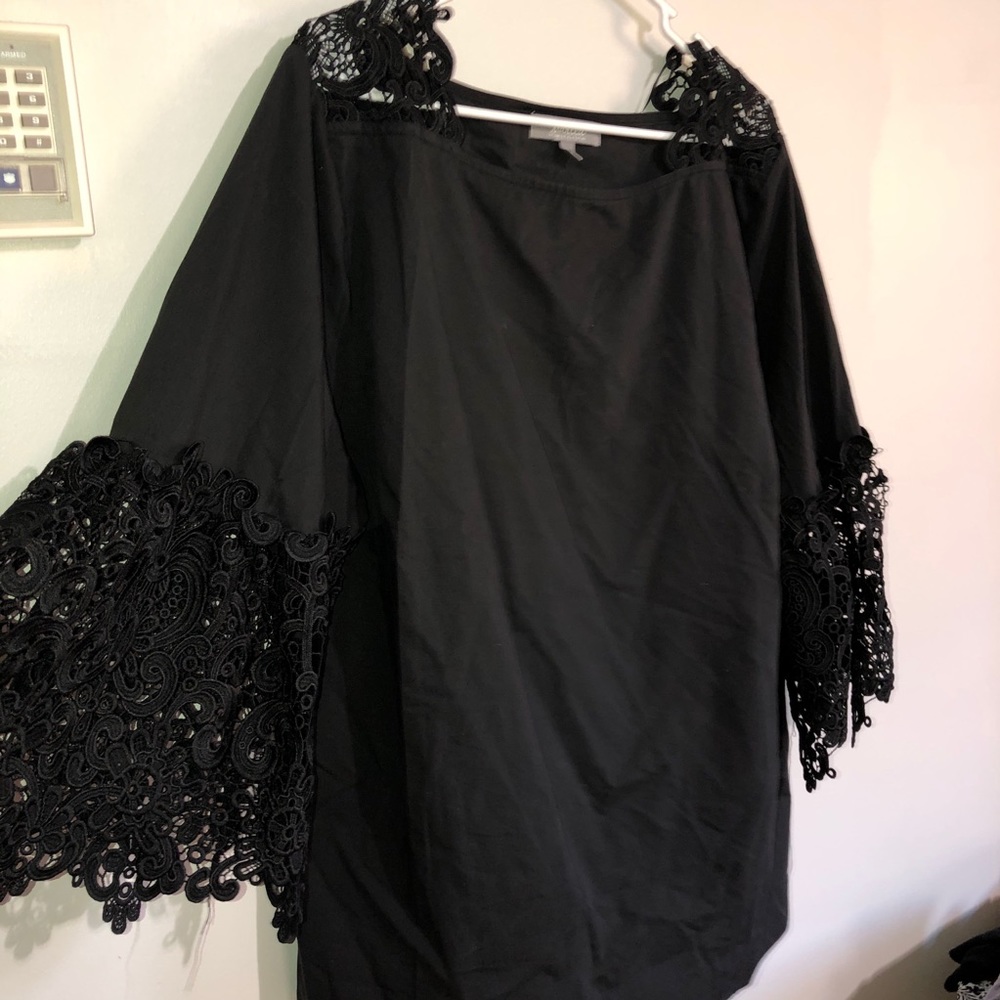 Marled Black Shirt w/ Lace Sleeves